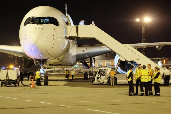 Passenger plane — Stock Photo, Image