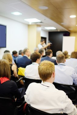 seyirciler için oyunculuk dinler