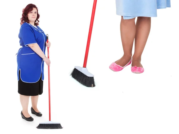 Limpiadores de mujeres con fregona — Foto de Stock