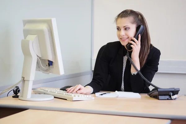 Jovencita secretaria — Foto de Stock