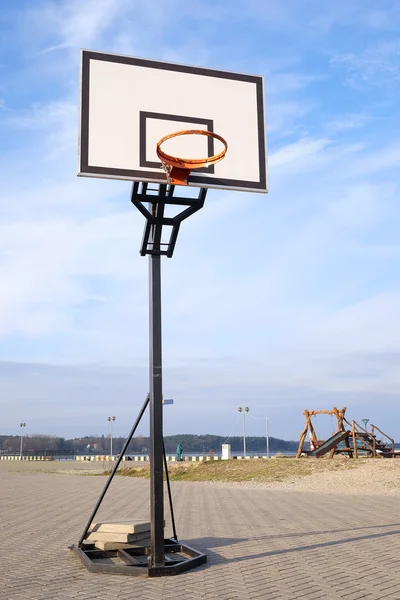 Campo da basket urbano — Foto Stock