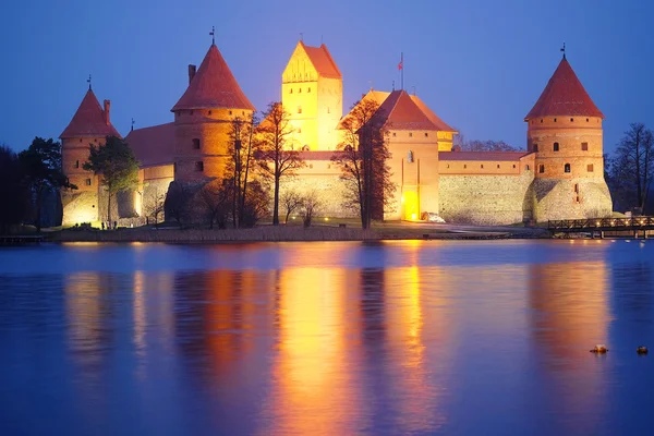 Castelo de Trakai à noite — Fotografia de Stock