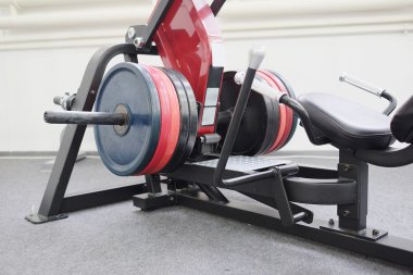 spor salonu ekipman ile