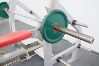 spor salonu ekipman ile