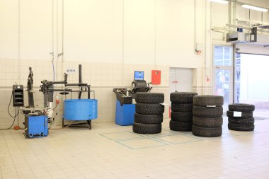 Lastik montaj makinesi