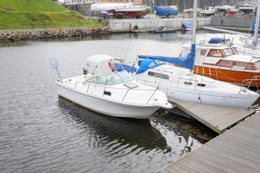 Motorlu tekne yatak stand