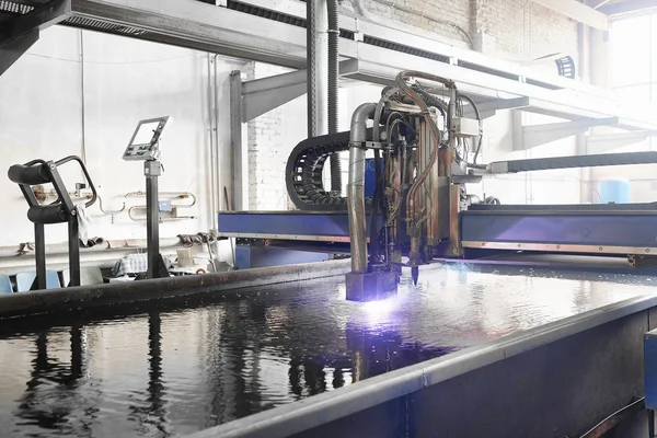 Machine for laser cutting metal — Stock Photo, Image