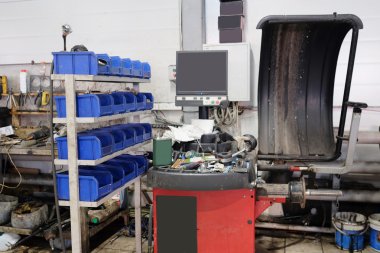 Lastik montaj makinesi