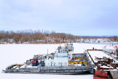Nehir Limanı gemilerle