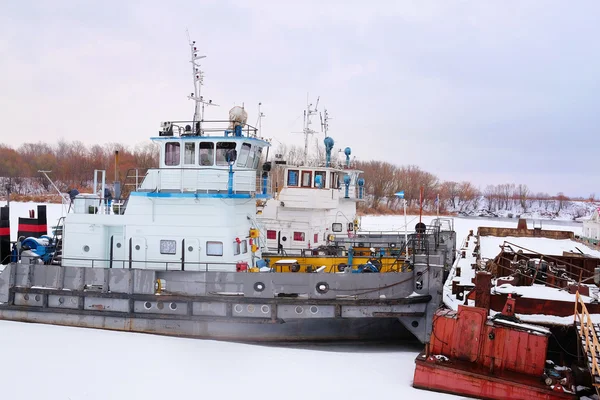 Schepen in de haven — Stockfoto