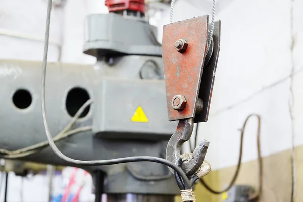 Crane  in  steel shop — Stock Photo, Image