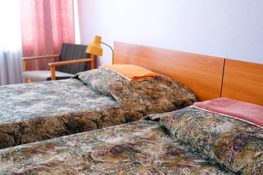 Bir motel yatak odası iç