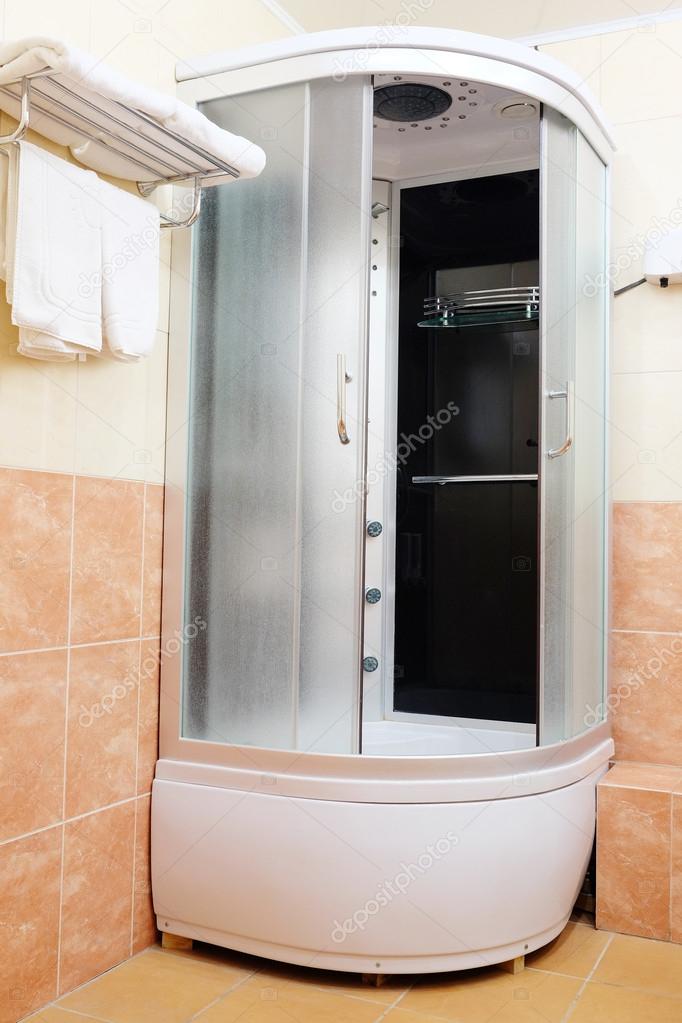 Image of the shower cubicle