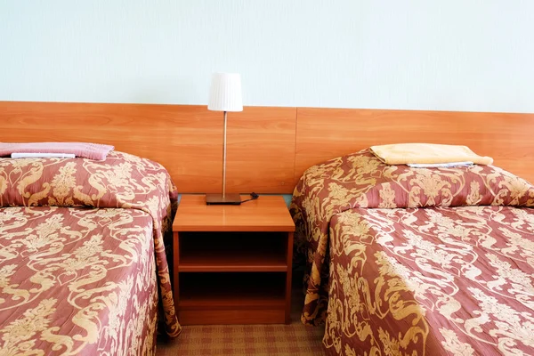 Interno di una camera da letto motel — Foto Stock