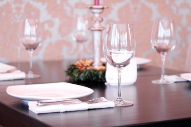 Restoranda boş bardaklar