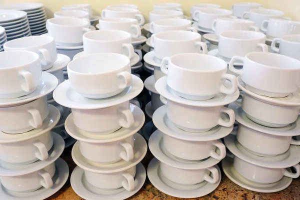 Gelas putih untuk teh menumpuk — Stok Foto
