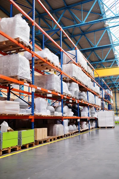 Shelves in the warehouse — Stock Photo, Image