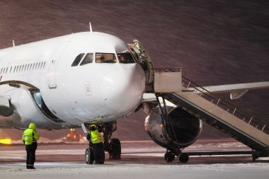 Uçak merdiveni hizmet vermektedir