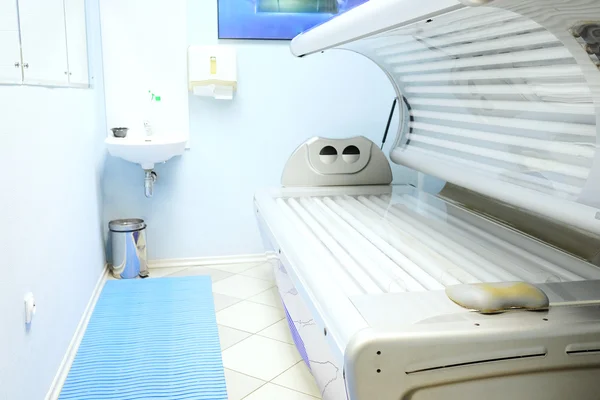 Cama de bronceado en el salón — Foto de Stock