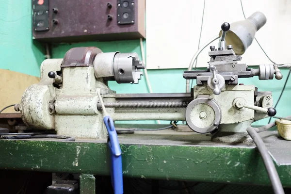 Lathe machine in a workshop — Stock Photo, Image