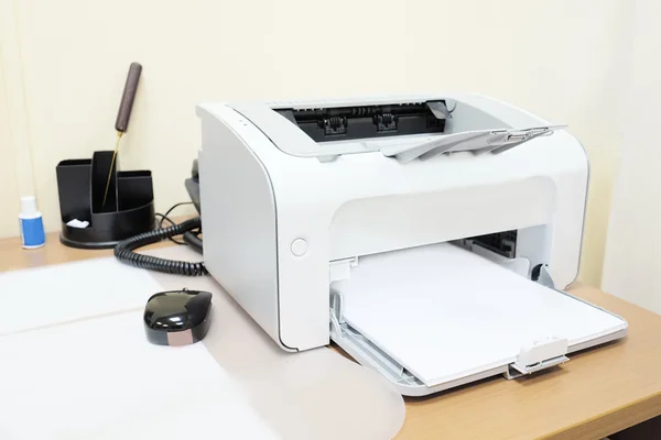 Makine Yazıcı ve kağıt — Stok fotoğraf