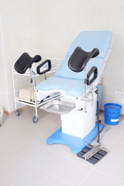 Mavi jinekolojik sandalye