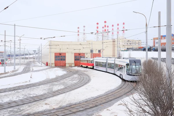 Трамвайное депо зимой в Москве — стоковое фото