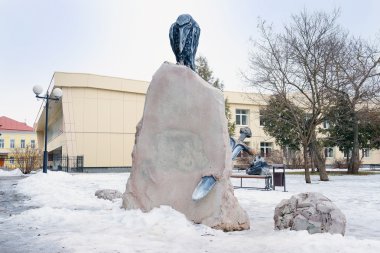 Heykel bir kuzgun Kozelsk içinde