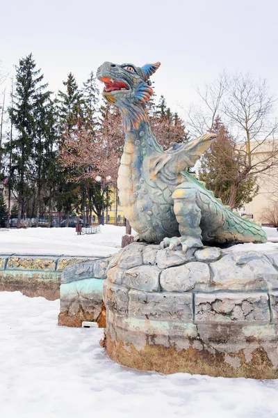 Dragon dans le parc pour enfants à Kozelsk — Photo
