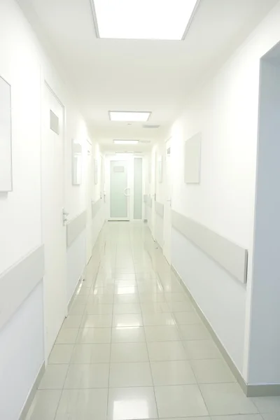 Zdravotní středisko koridor interiér — Stock fotografie