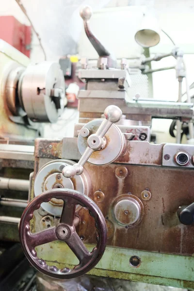 Primer plano de la máquina de torno —  Fotos de Stock