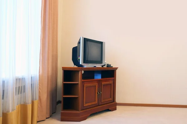 Otel odasında TV — Stok fotoğraf