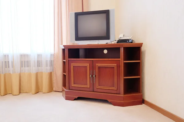 Otel odasında TV — Stok fotoğraf