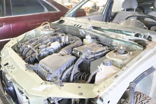 Under the hood of the car — Stock Photo, Image