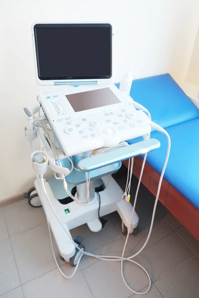 Pokoj s ultrazvukový přístroj — Stock fotografie