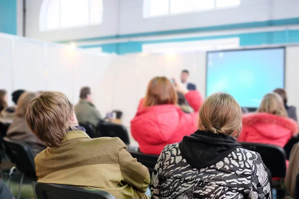 Réunion dans une salle de conférence — Photo