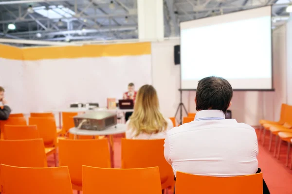 Reunião numa sala de conferências — Fotografia de Stock