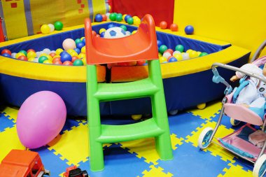 Birçok oyuncak oyun odası