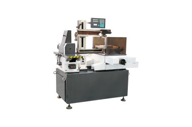 Bir Torna üzerinde beyaz görüntü