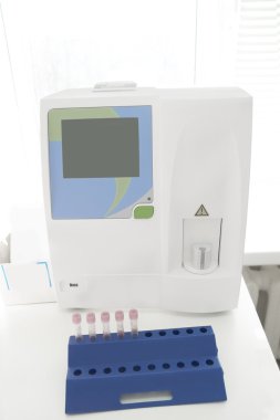 Kan tüpü yerleştirin