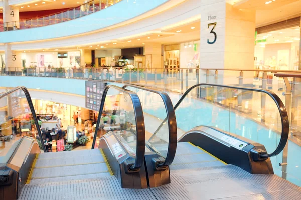 Empty escalator in shopping center — Stock Photo, Image