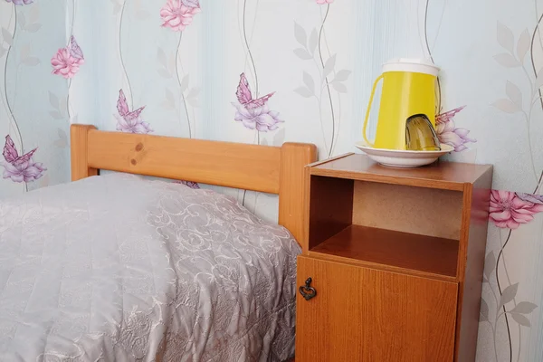 Camera da letto in un motel — Foto Stock