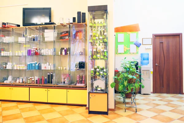 Kosmetický salon vitrína — Stock fotografie