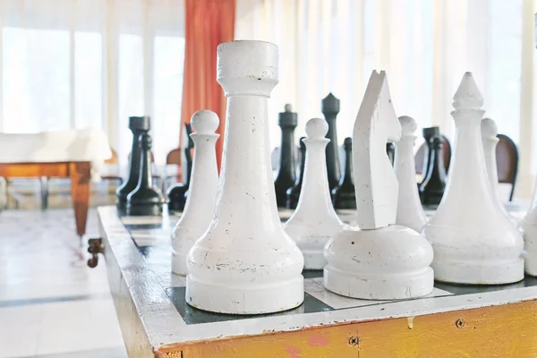 Крупный план шахматных фигур — стоковое фото