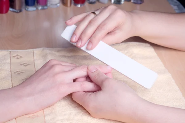 Woman doing  manicure — Stock Photo, Image