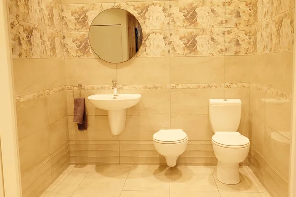 Bathroom interior of a resort hotel — Stock Photo, Image