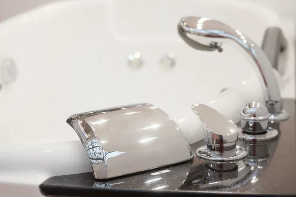 Cabeça de chuveiro em jacuzzi — Fotografia de Stock