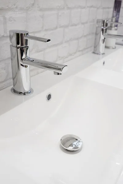 Wash basin in a modern bathroom — Stock Photo, Image