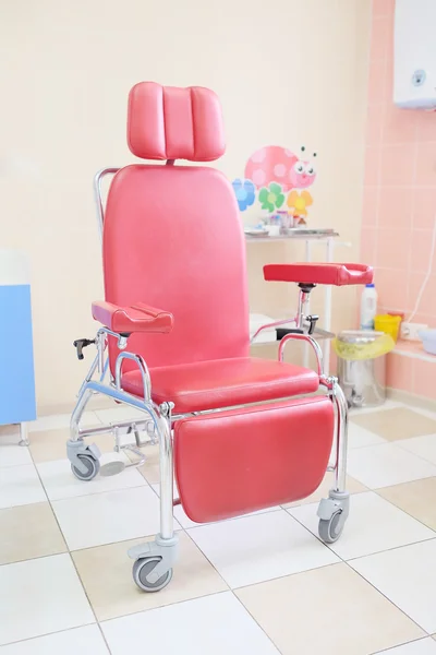 Rode stoel voor injectie — Stockfoto