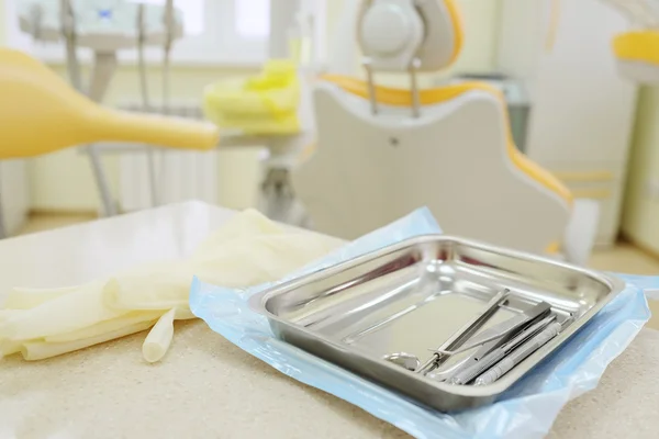 Narzędzia w stomatologist w biurze — Zdjęcie stockowe
